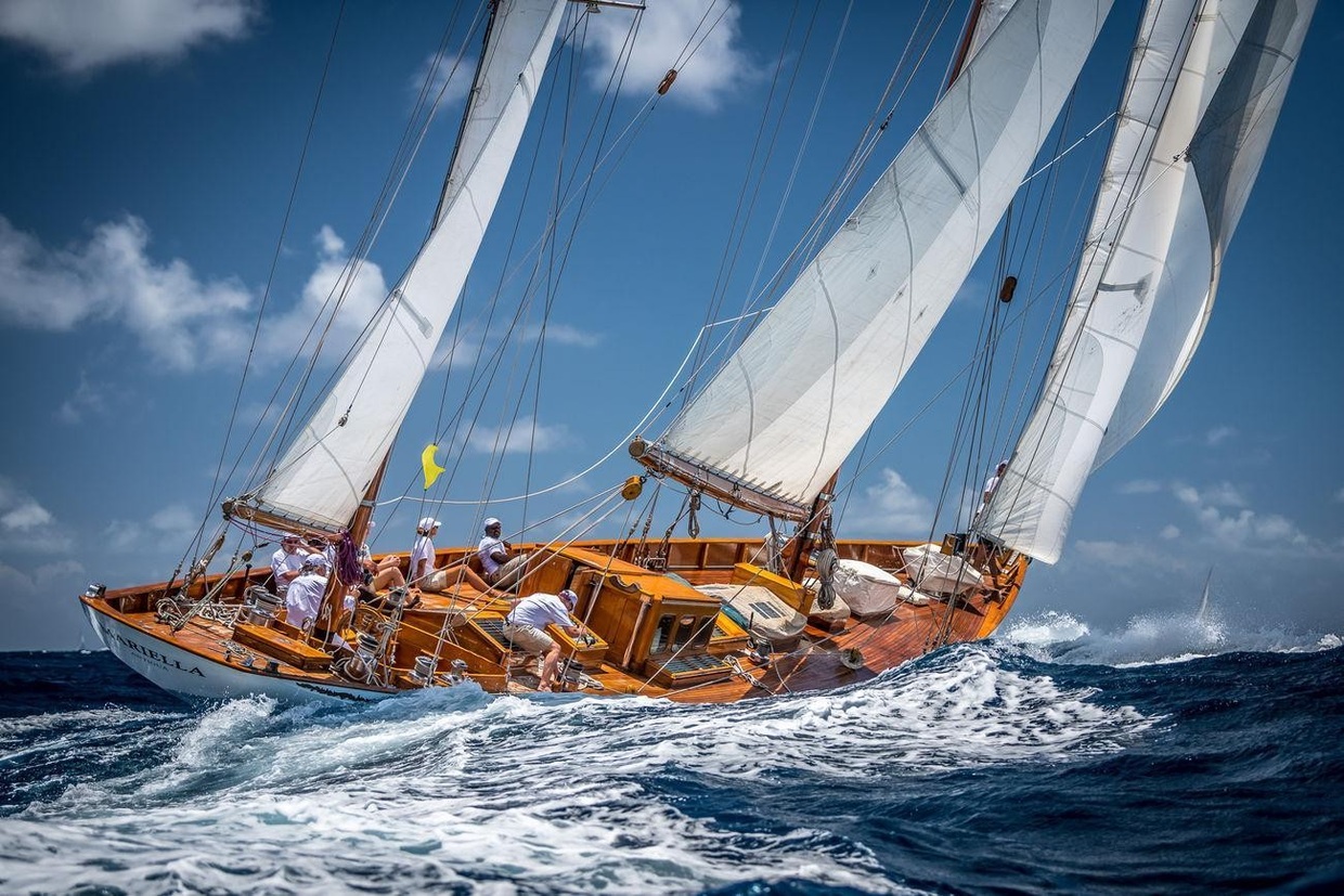 The Classic Yacht Owners Association’s Annual Meeting and Fall Classics Party is November 9
