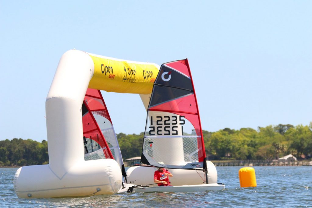 Sailors employed a variety of tactics for negotiating the Bridge of Doom. © Tauri Duer